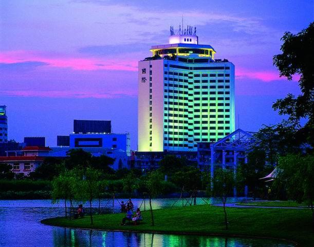 Zhongshan International Hotel Экстерьер фото